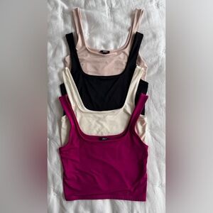 4 PACK SZ S - Express Body Contour High Compression Square Neck Cropped Tank